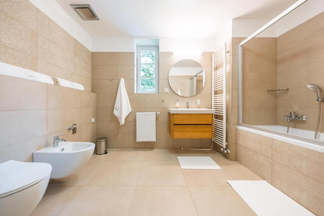 Apartman U Vlka - Hubertus, การ์โลวา สตูดังกา ภายนอก รูปภาพ