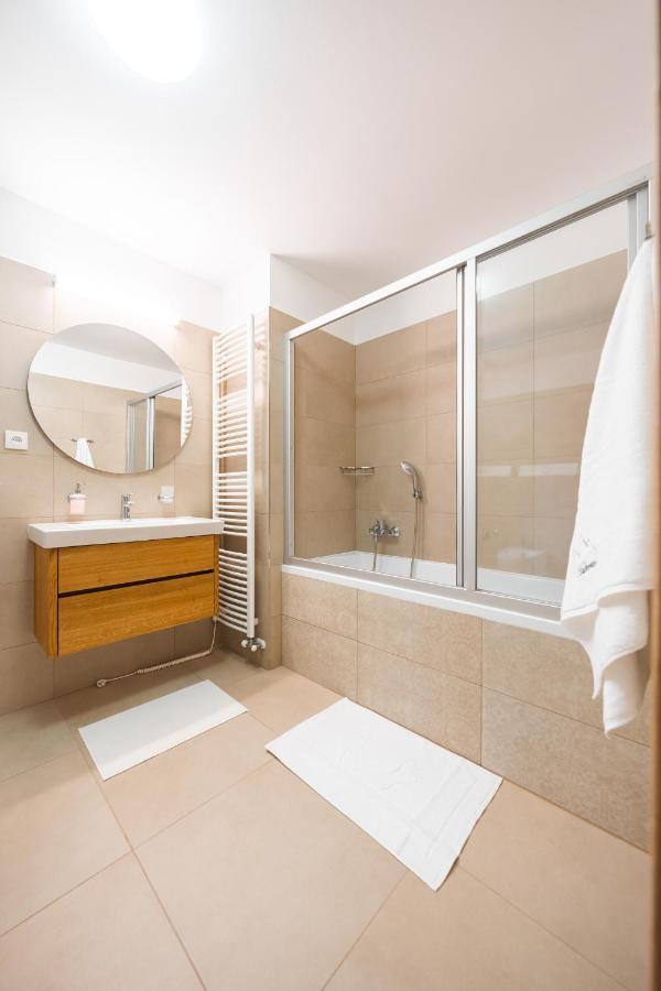 Apartman U Vlka - Hubertus, การ์โลวา สตูดังกา ภายนอก รูปภาพ